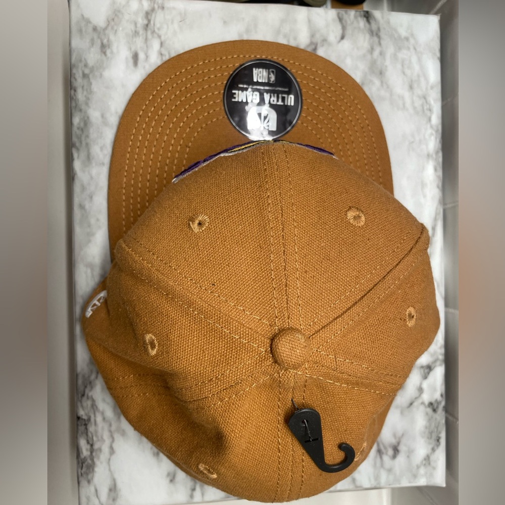 𝐋𝐀𝐊𝐄𝐑’𝐒 𝐒𝐍𝐀𝐏 𝐁𝐀𝐂𝐊 𝐇𝐀𝐓 - Picture 3 of 6